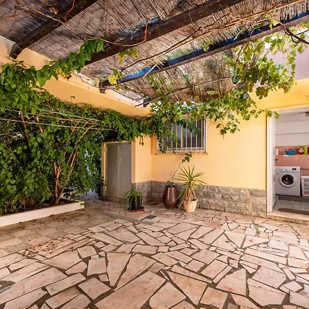 Villa House *